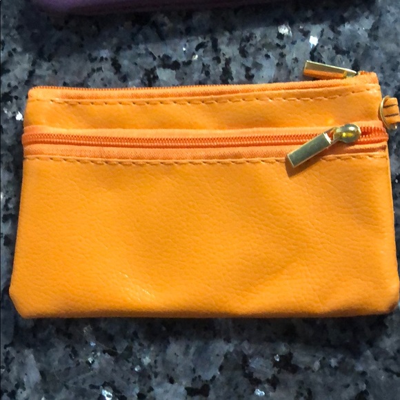 2 Wristlets Free with Bundle🤑 - Picture 2 of 3